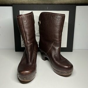 UGG Cora Lynn Brown Plaid Learher
Boots fold Over Women's Size 5